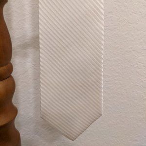 Arrow Men's Tie, White Striped